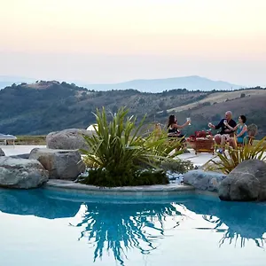 Vakantieboerderij Fattoria La Pieve, Stribugliano